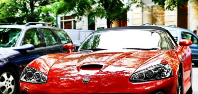 Coches aparcados en la calle
